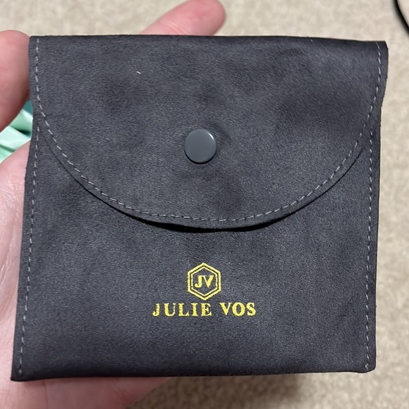 BRAND NEW Dandelion bee pearl drop earrings - Picture 9 of 10